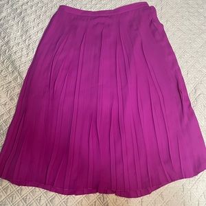 J. Crew size 12 fuchsia pleated skirt